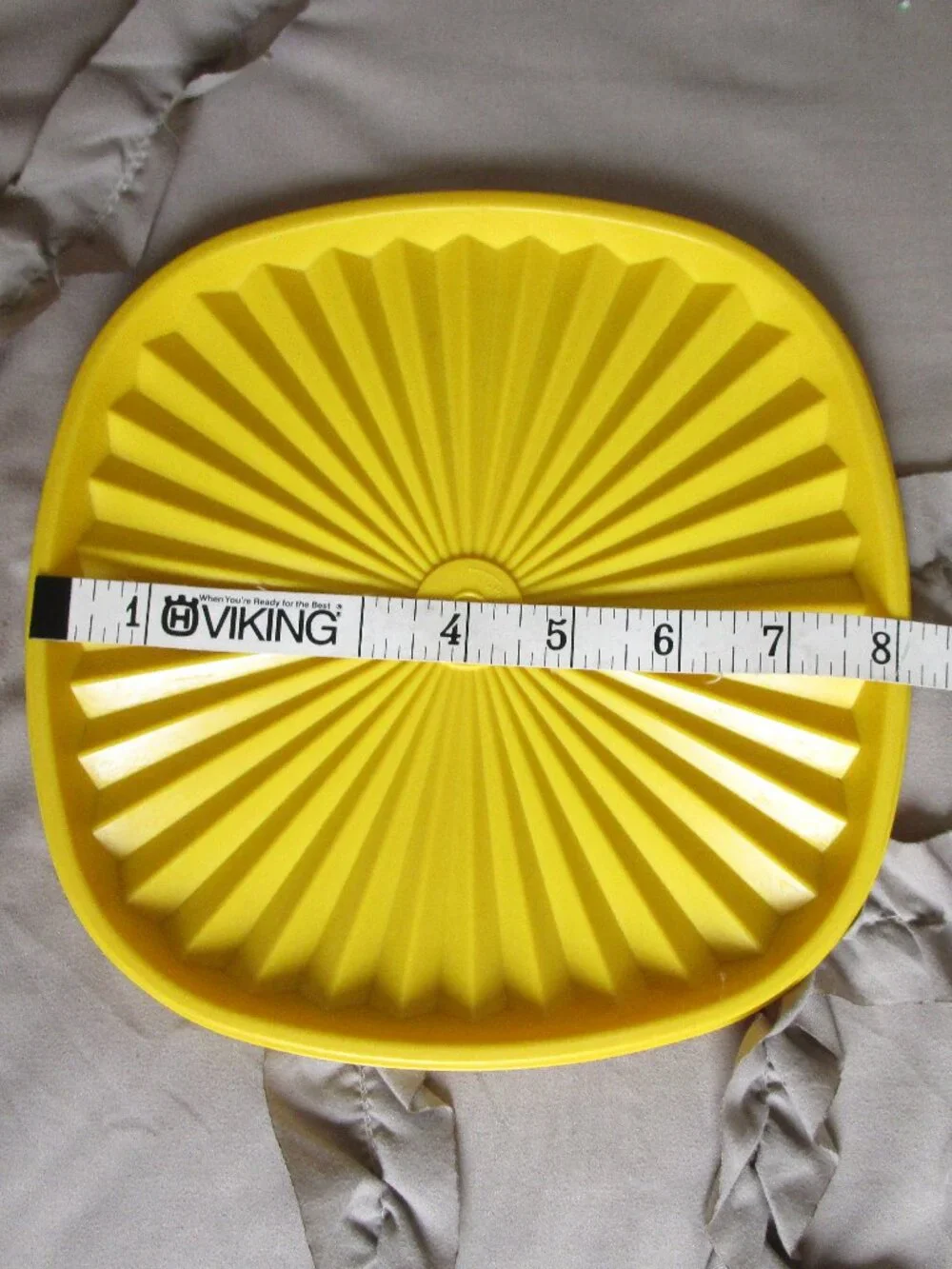 lot of Tupperware containers